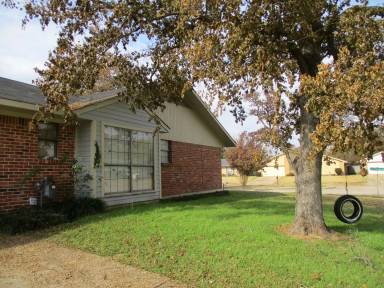 Main picture of 5504 Golden Meadows Dr