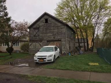 Main picture of 1004 N Main St
