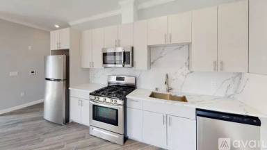 Main picture of 680 Grand St