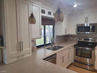 Main picture of 11910 Banyan St