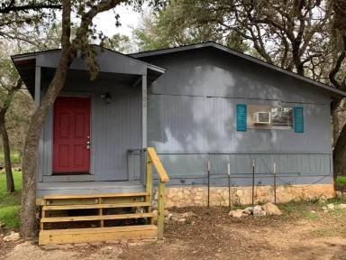 Main picture of 704 Harmons Way