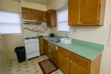 Main picture of 401 S Highland Ave