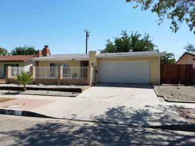 Main picture of 750 W Avenue H6