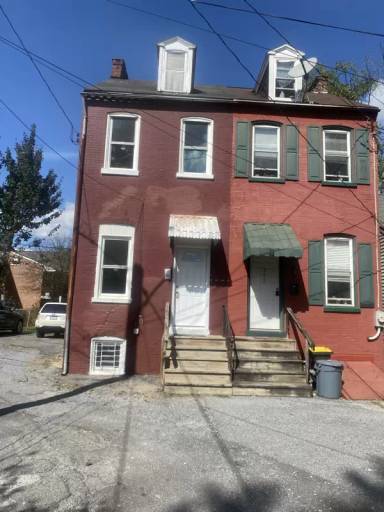 Main picture of 552 1/2 W Grant St