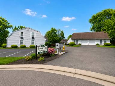 Main picture of 559 Brookside Ct