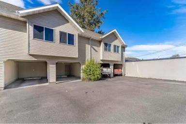Main picture of 431 2nd Ave W