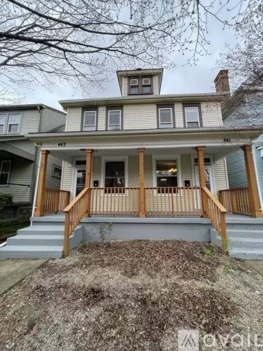 Main picture of 411 E Whittier St