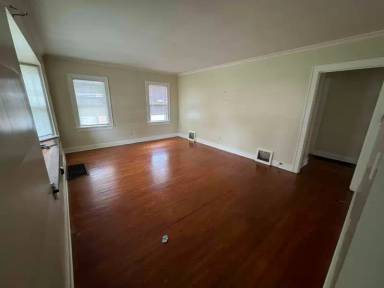 Main picture of 1024 E Maywood Ave