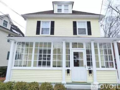 Main picture of 36 Locust St
