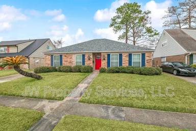 Main picture of 2125 Leslie St