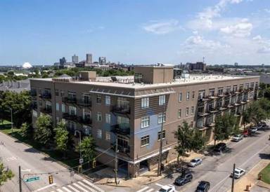 Main picture of 648 S Riverside Dr