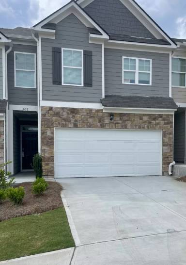 Main picture of 308 Stoneybrook Dr