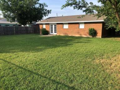 Main picture of 2430 NW 41st St