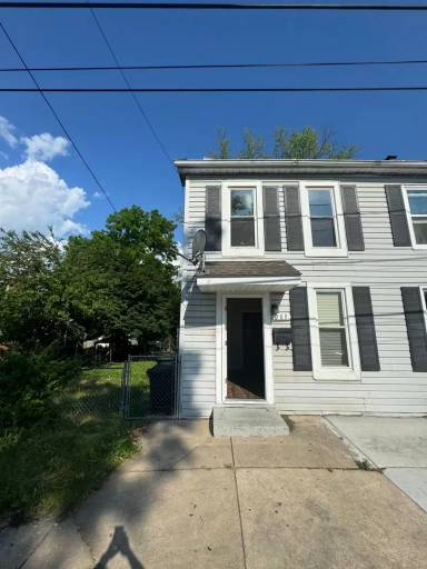 Main picture of 209 Summer St