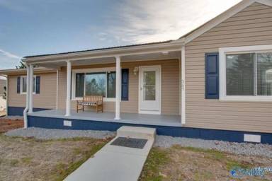 Main picture of 365 NE Morris Rd