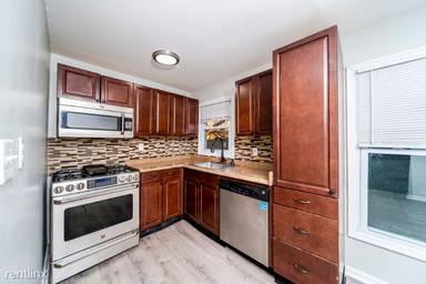 Main picture of 1325 1st St