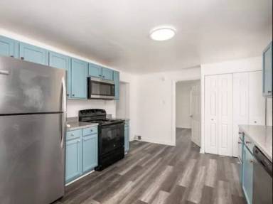 Main picture of 22 Clinton St