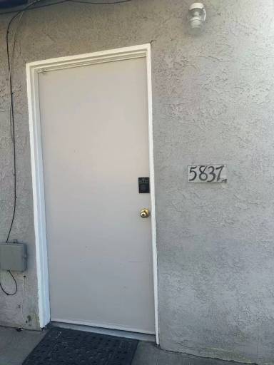 Main picture of 5837-39 Picker St