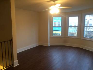 Main picture of 121 S 60th St