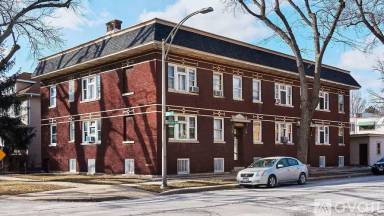 Main picture of 517 Jackson Blvd