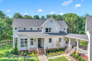 Main picture of 225 Chapelwood Dr