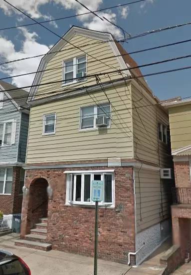 Main picture of 571 Avenue A