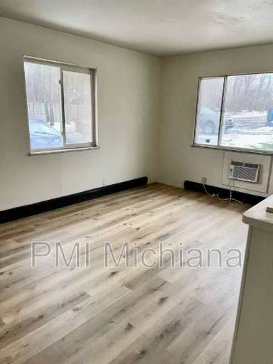 Main picture of 2012 Lathrop St
