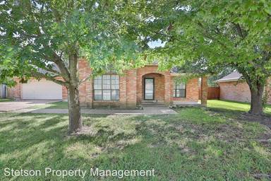 Main picture of 601 Cedar Ridge Dr