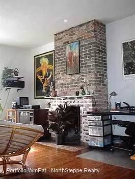 Main picture of 304 W 6th Ave