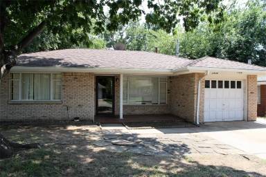 Main picture of 1726 Westchester Dr