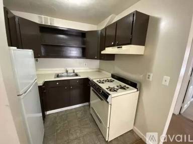 Main picture of 141 W 9th St