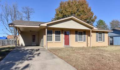 Main picture of 117 Math Ln