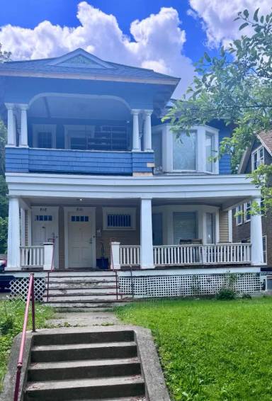 Main picture of 816 Maryland Ave
