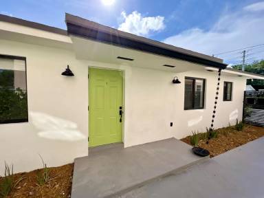 Main picture of 21 NW 52nd St