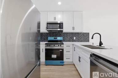 Main picture of 17000 Burbank Blvd