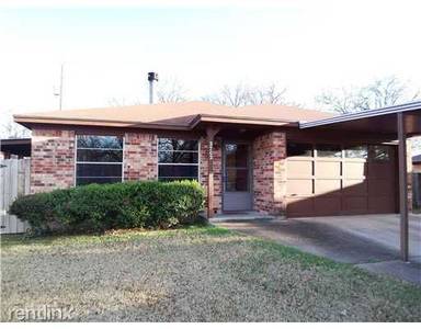 Main picture of 2702 Silver Maple Dr
