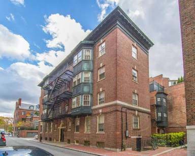 Main picture of 16 River St