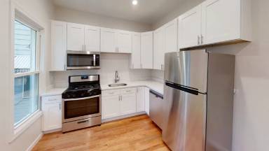 Main picture of 130 Putnam St