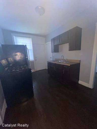 Main picture of 348 E 76th St