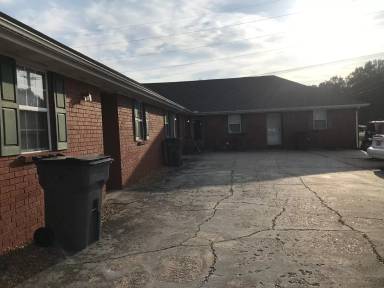 Main picture of 1042 S 7th St