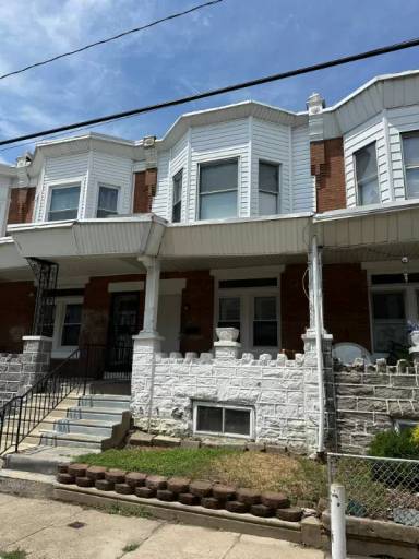 Main picture of 5627 Addison St