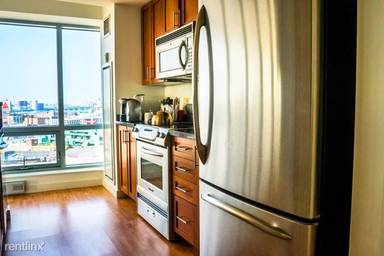 Main picture of 160 Brookline Ave