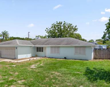 Main picture of 305 Edgewood Dr