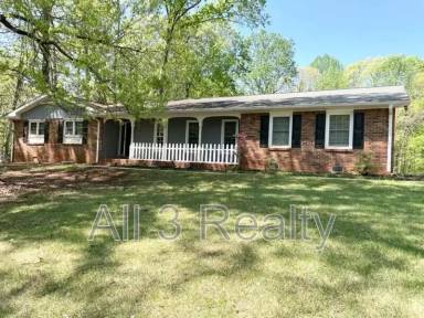 Main picture of 180 Thornton Ln