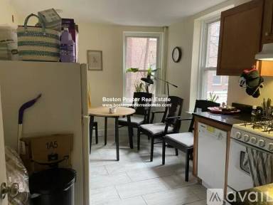Main picture of 70 Joy St