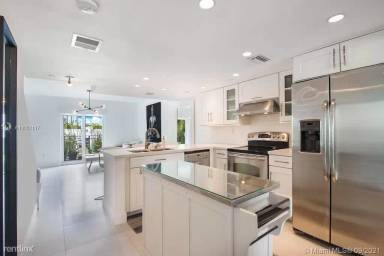 Main picture of Villas At South Beach Condo