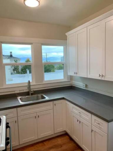 Main picture of 1732 6th Ave