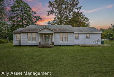 Main picture of 5244 N Market St