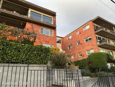 Main picture of 330 W Olympic Pl