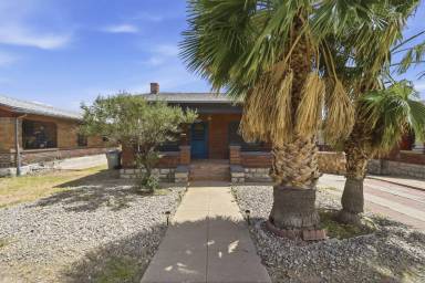 Main picture of 4410 Trowbridge Dr